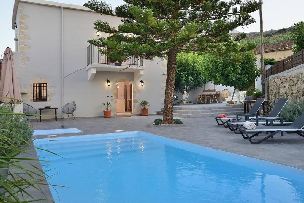 Villa Christini A Luxury Villa With Amazing Views Tzitzifes Luaran gambar