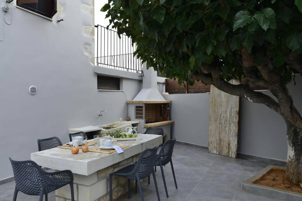 Villa Christini A Luxury Villa With Amazing Views Tzitzifes Luaran gambar