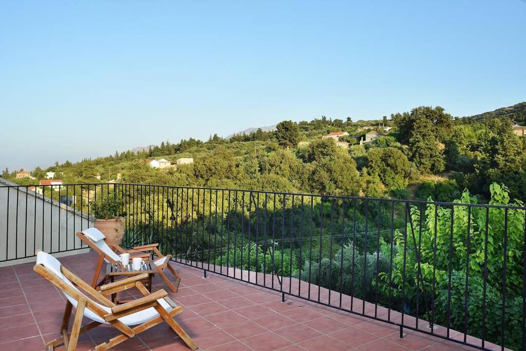 Villa Christini A Luxury Villa With Amazing Views Tzitzifes Luaran gambar
