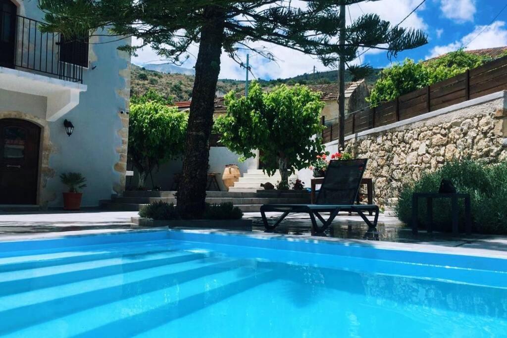 Villa Christini A Luxury Villa With Amazing Views Tzitzifes Luaran gambar