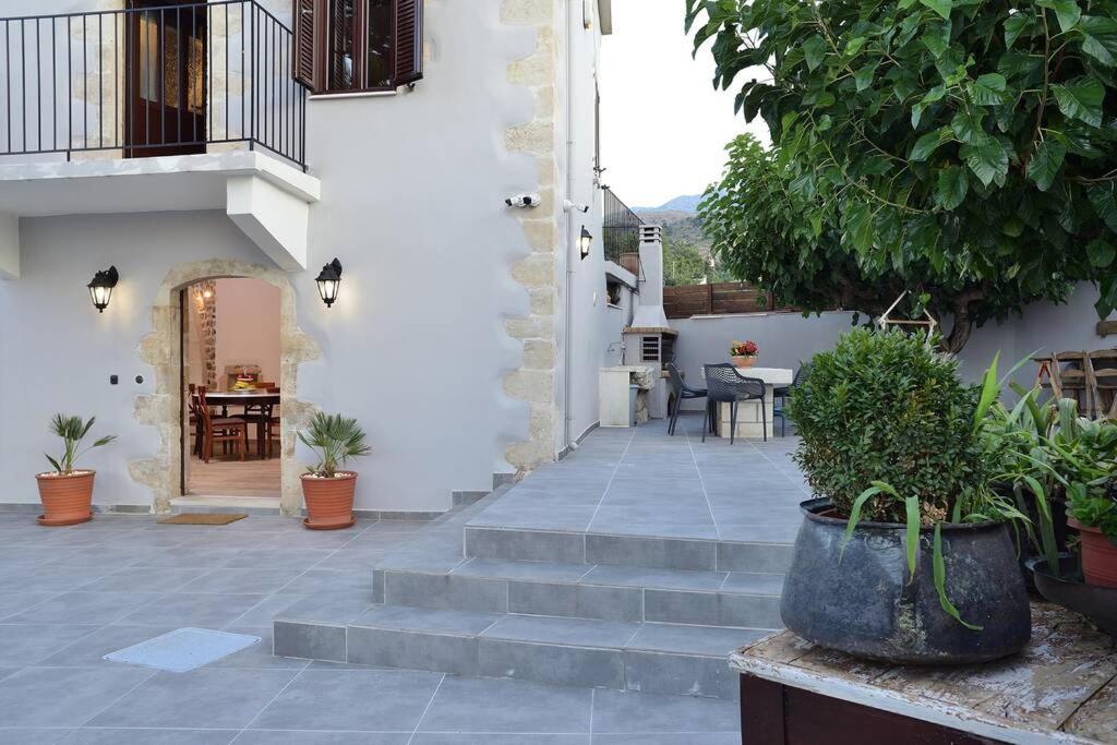 Villa Christini A Luxury Villa With Amazing Views Tzitzifes Luaran gambar