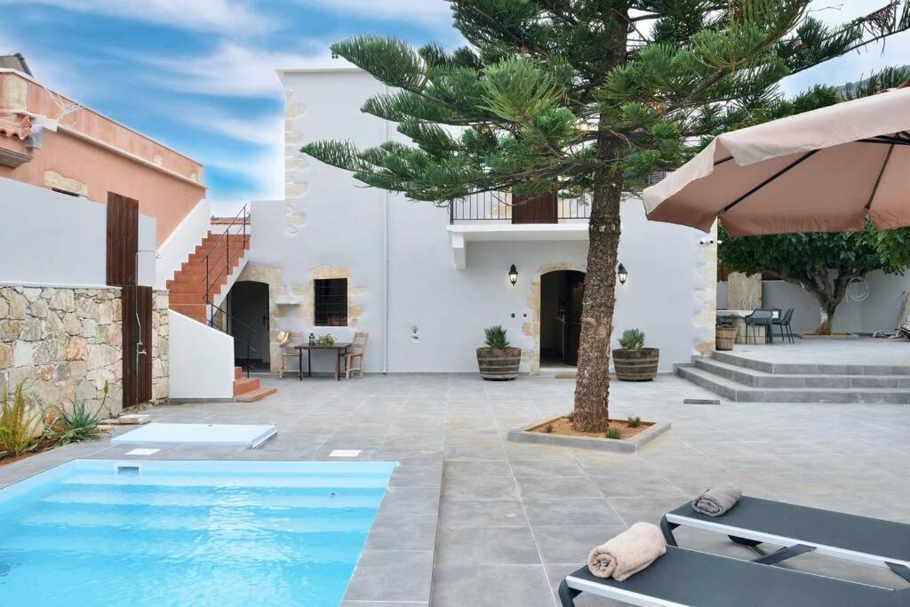 Villa Christini A Luxury Villa With Amazing Views Tzitzifes Luaran gambar