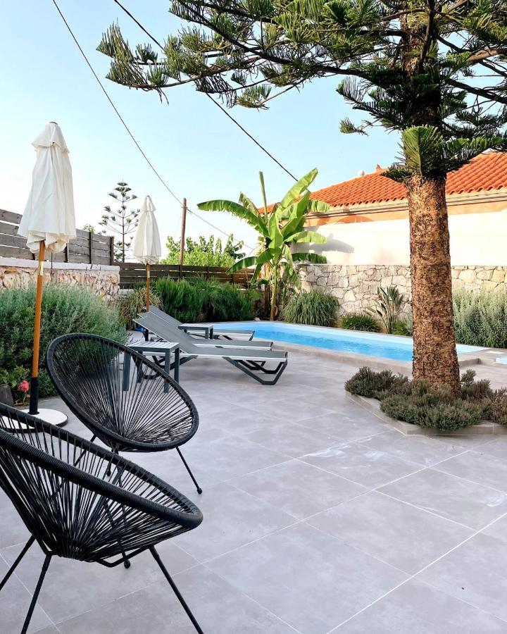 Villa Christini A Luxury Villa With Amazing Views Tzitzifes Luaran gambar